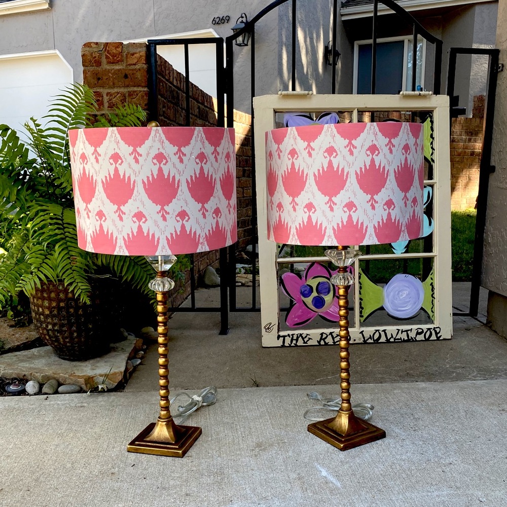 A set of two matching lamps